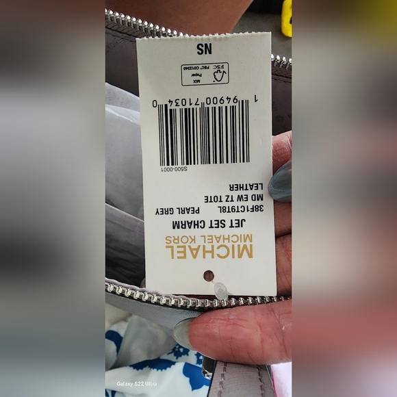 MICHAEL KORS JET SET TOTE IN GRAY - Picture 11 of 12